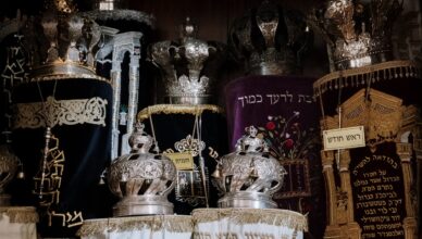 Maimónides sobre el dinero, la riqueza, el sustento y el equilibrio financiero